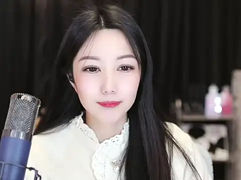 Nuyoah-77 online show from 3, 2, 2025