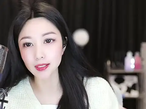 Nuyoah-77 online show from 9, 2, 2025