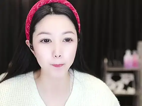 Nuyoah-77 online show from 8, 3, 2025