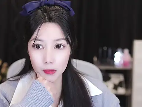 Nuyoah-77 online show from 14, 12, 2025