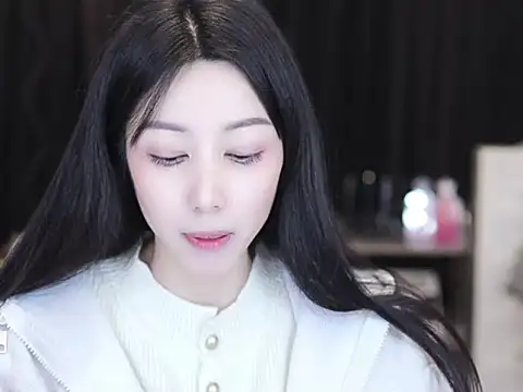 Nuyoah-77 online show from 21, 12, 2025