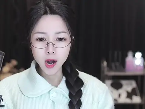 Nuyoah-77 online show from 15, 3, 2026