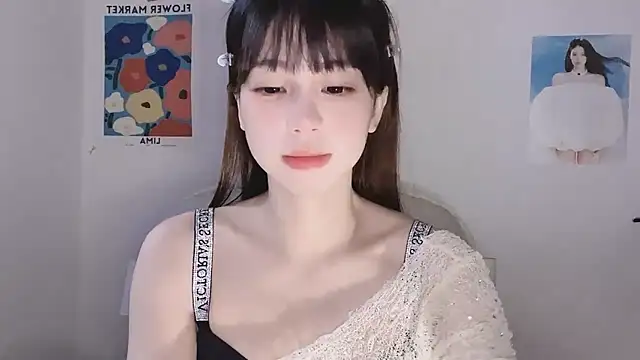 Snapshot of -Hottie chatting on 19, 12, 2025 -Hottie online show from 19, 12, 2025