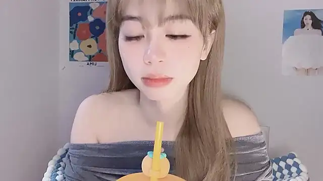 Snapshot of -Hottie chatting on 12, 2, 2026 -Hottie online show from 12, 2, 2026