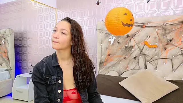 SaaraBrown online show from 23, 10, 2025