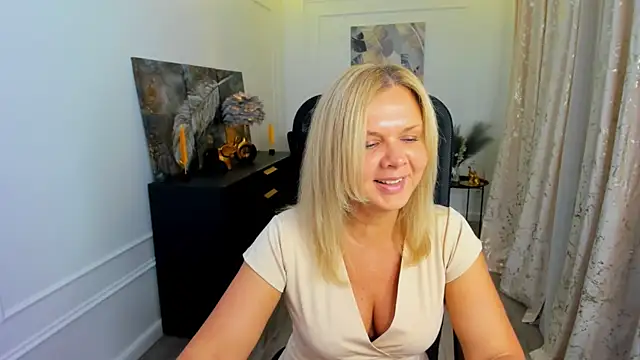 AgathaKlouin online show from 26, 5, 2026