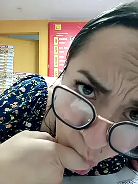 Lesly 10- online show from 7, 3, 2025