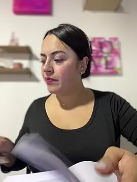 Snapshot of Lesly_10- chatting on 10, 6, 2026 Lesly 10- online show from 10, 6, 2026