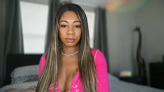 Snapshot of longislandprincess chatting on 12, 3, 2025 longislandprincess online show from 12, 3, 2025