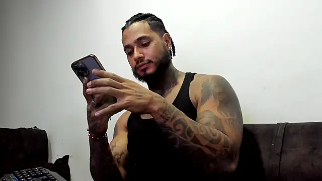 Snapshot of Exotic_tatto27121 chatting on 23, 5, 2026 Exotic tatto27121 online show from 23, 5, 2026