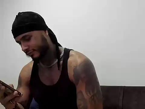 Snapshot of Exotic_tatto27121 chatting on 2, 6, 2026 Exotic tatto27121 online show from 2, 6, 2026