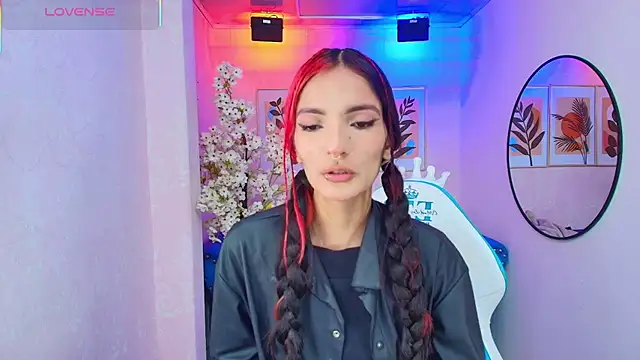 Dafne huges online show from 21, 10, 2025