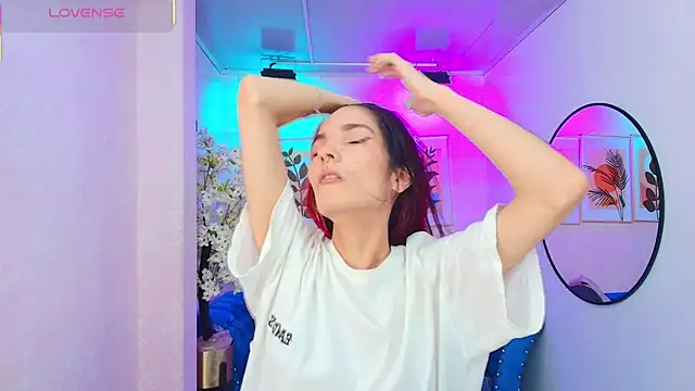 Dafne huges online show from 5, 11, 2025