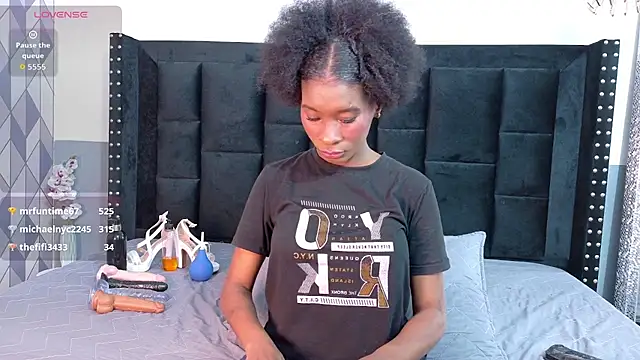 petitelittleebony online show from 4, 3, 2026