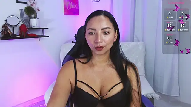 Emmi Cam online show from 14, 4, 2026