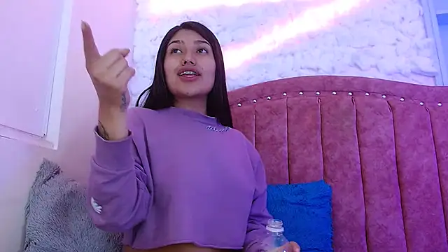 SarahStones online show from 31, 1, 2025