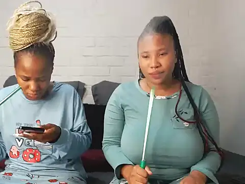 DrippinCaramelCutie online show from 17, 1, 2025