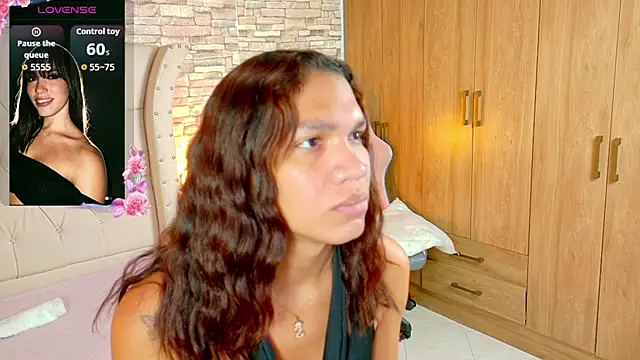 Snapshot of Sara-Smith- chatting on 11, 7, 2026 Sara-Smith- online show from 11, 7, 2026