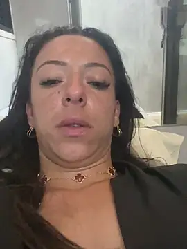 Snapshot of leelecarolinna chatting on 3, 5, 2026 leelecarolinna online show from 3, 5, 2026