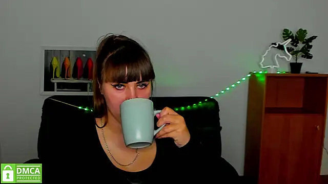 Amali Ivanna smit online show from 6, 3, 2025