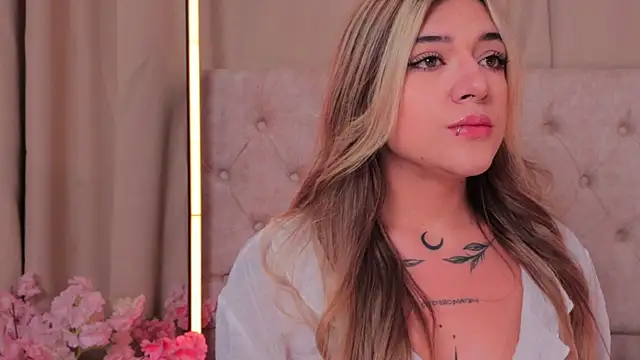 ashleyvalirya online show from 22, 1, 2025