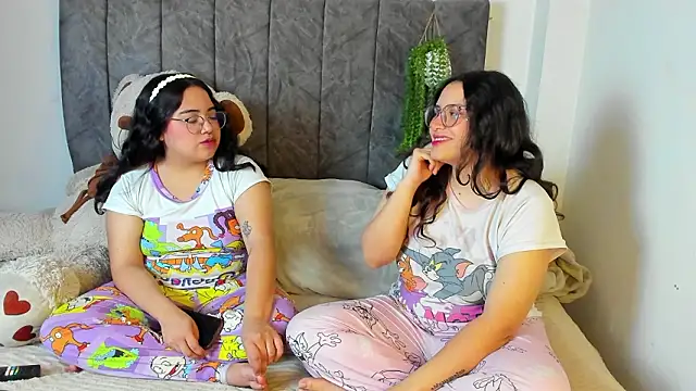 maddie-and-chelsea- online show from 12, 2, 2026