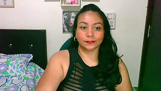 Snapshot of zaray_bella chatting on 17, 4, 2026 zaray bella online show from 17, 4, 2026