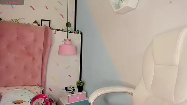 Giovanna oliveira online show from 25, 2, 2025