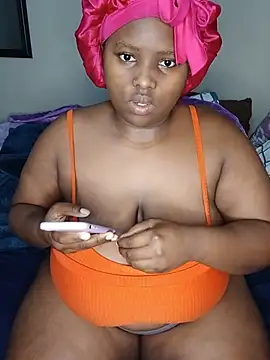 Snapshot of queenxdede chatting on 15, 5, 2026 queenxdede online show from 15, 5, 2026
