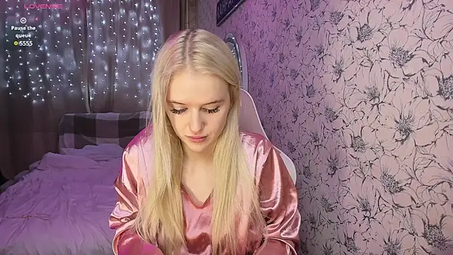 Healing  girl online show from 23, 12, 2024