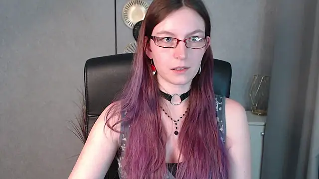 emmaxDelight online show from 18, 12, 2024