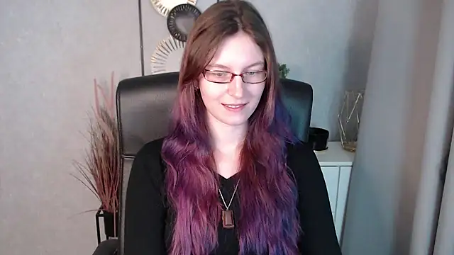 emmaxDelight online show from 6, 1, 2025