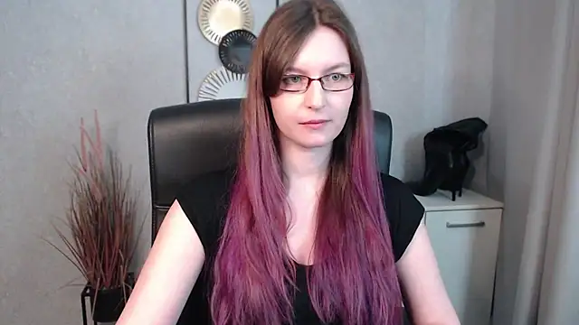 emmaxDelight online show from 7, 3, 2025