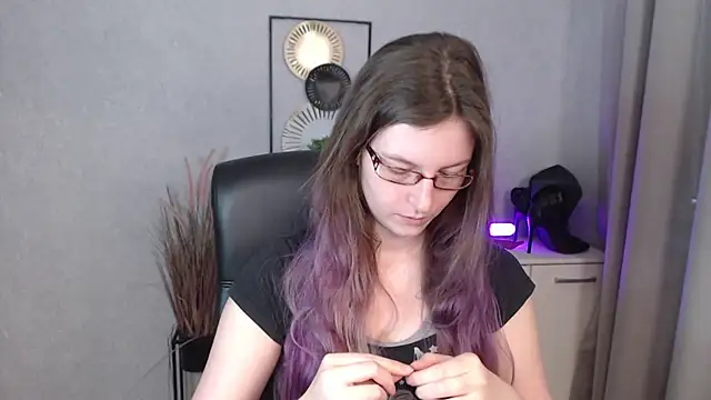 emmaxDelight online show from 19, 9, 2025