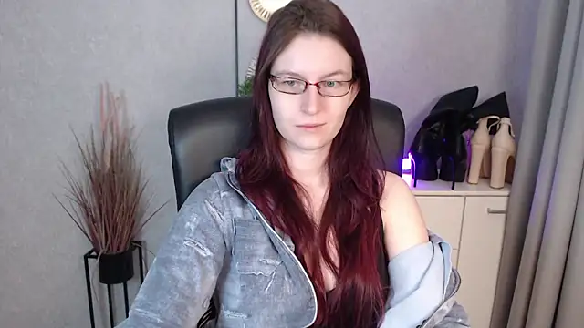 emmaxDelight online show from 13, 1, 2026