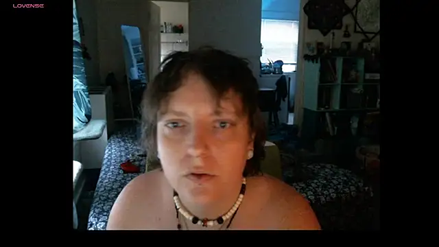 Snapshot of lover_bee2023 chatting on 7, 6, 2026 lover bee2023 online show from 7, 6, 2026