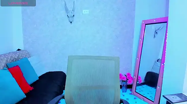 Snapshot of AliciaChelios chatting on 2, 2, 2025 AliciaChelios online show from 2, 2, 2025