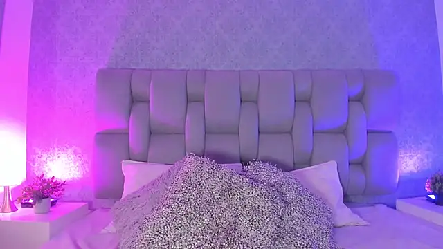 KarolRojas  online show from 3, 10, 2025