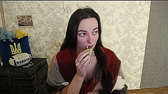  Barbie Kiss  online show from 16, 1, 2025