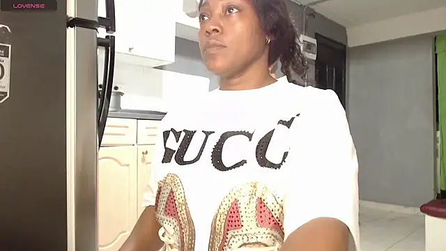 Snapshot of kimberley_123 chatting on 28, 12, 2024 kimberley 123 online show from 28, 12, 2024