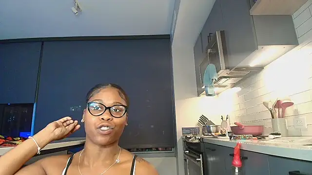 Naomiruty online show from 8, 4, 2026