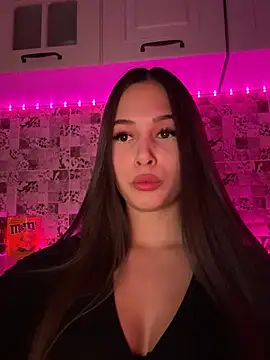 EricaWalls online show from 18, 2, 2025