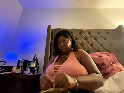 XXXLollipopsJuicy online show from 19, 1, 2026