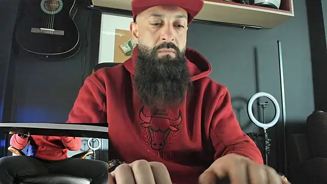 axxelrich  online show from 18, 2, 2025