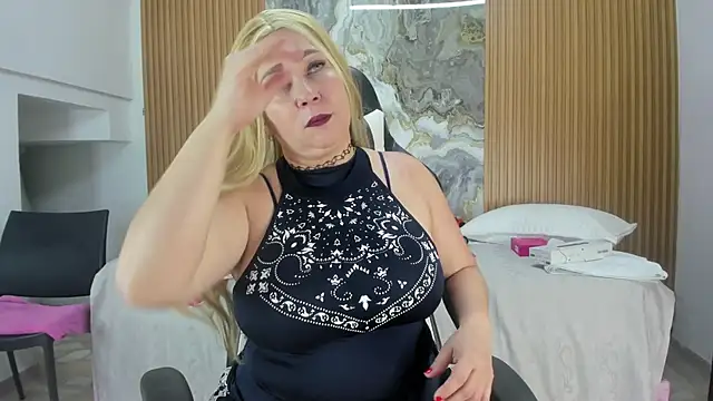 Danna topless online show from 11, 9, 2025