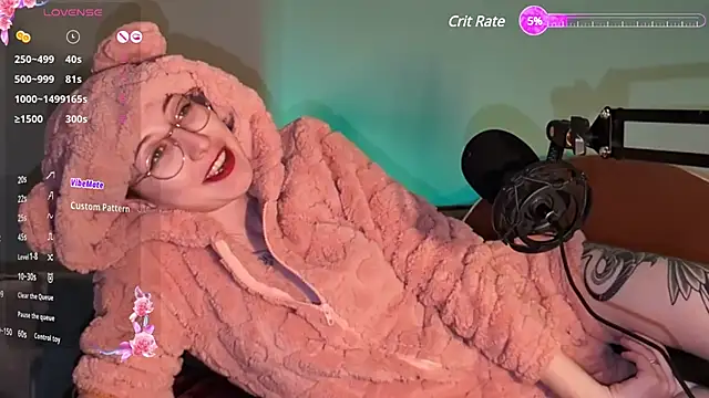 Snapshot of lovelylucyy chatting on 2, 2, 2025 lovelylucyy online show from 2, 2, 2025