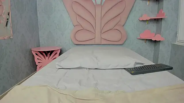 Snapshot of MaddyCute4u chatting on 24, 2, 2025 MaddyCute4u online show from 24, 2, 2025