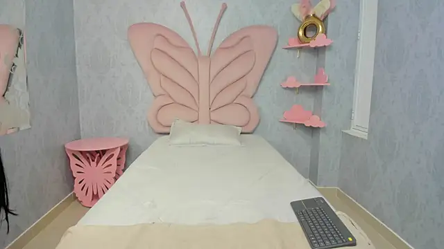 Snapshot of MaddyCute4u chatting on 26, 2, 2025 MaddyCute4u online show from 26, 2, 2025