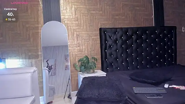 Snapshot of Laross25 chatting on 15, 7, 2026 Laross25 online show from 15, 7, 2026
