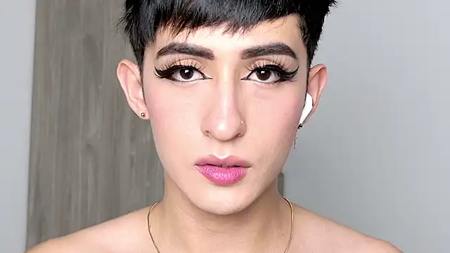 Snapshot of HotStar_yes chatting on 2, 2, 2025 HotStar yes online show from 2, 2, 2025